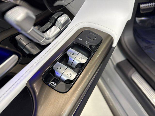 new 2026 Mercedes-Benz AMG SL 43 car, priced at $130,310