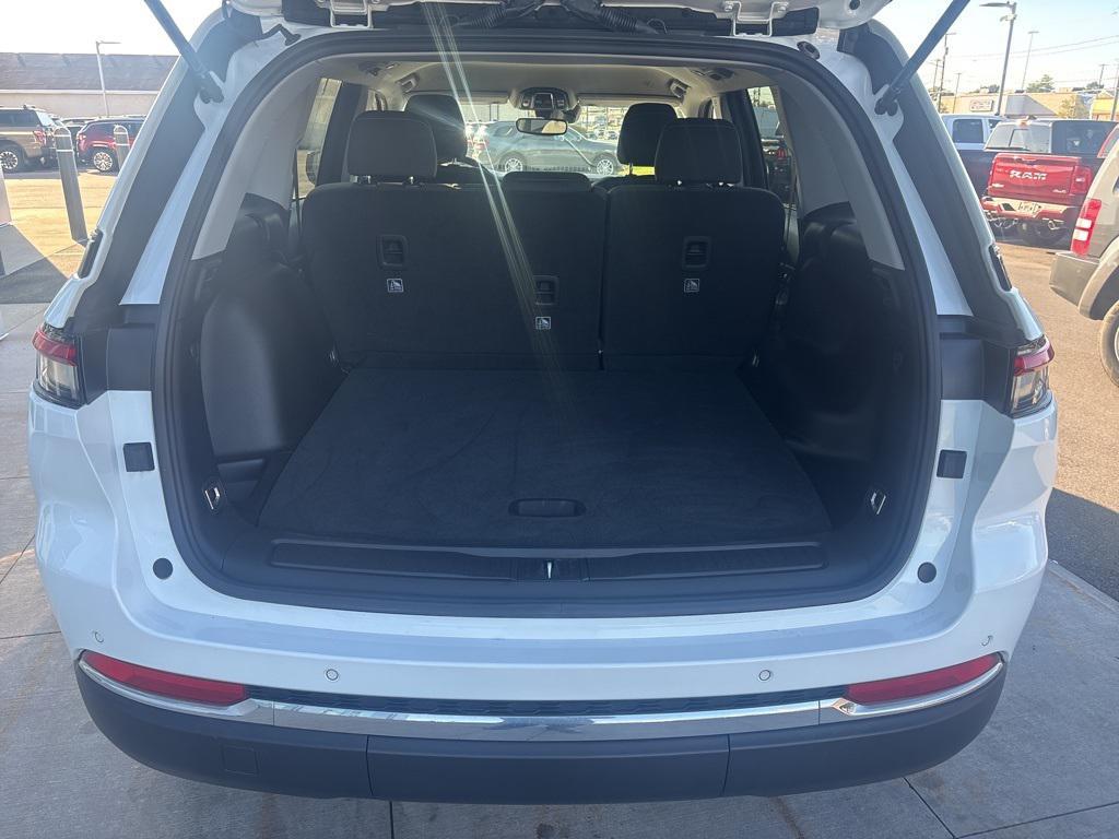 used 2023 Jeep Grand Cherokee car, priced at $32,600