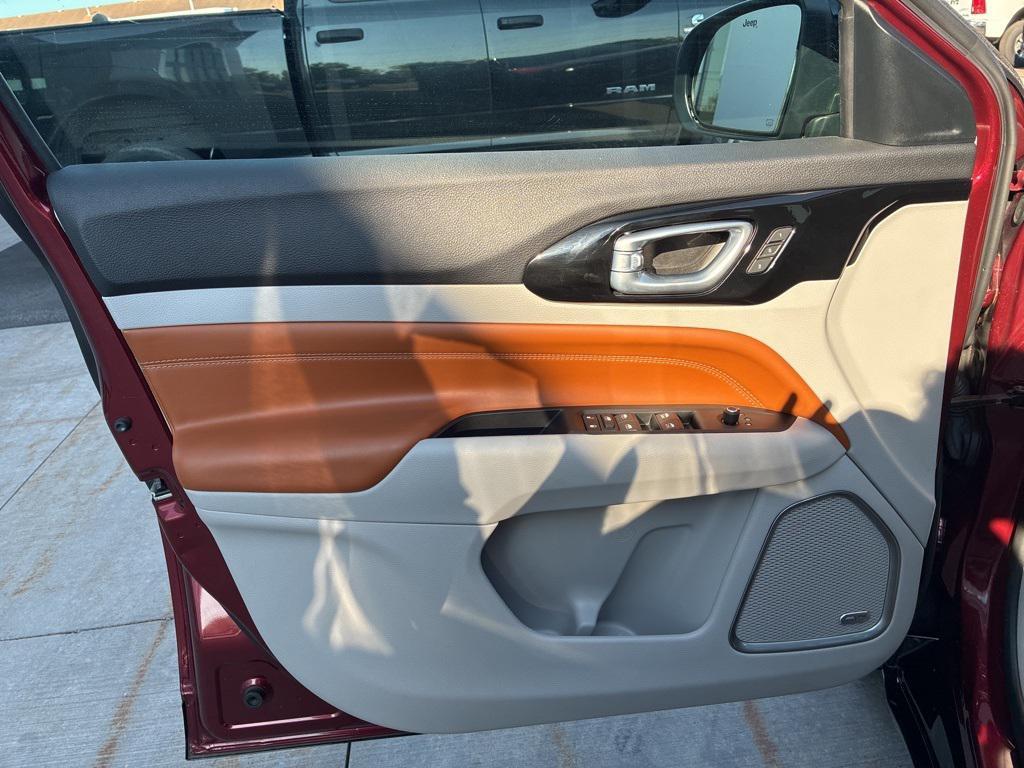 used 2022 Jeep Compass car, priced at $25,000