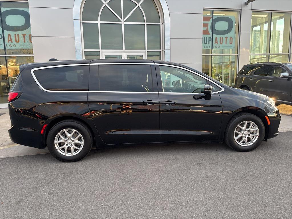 used 2025 Chrysler Pacifica car, priced at $36,800