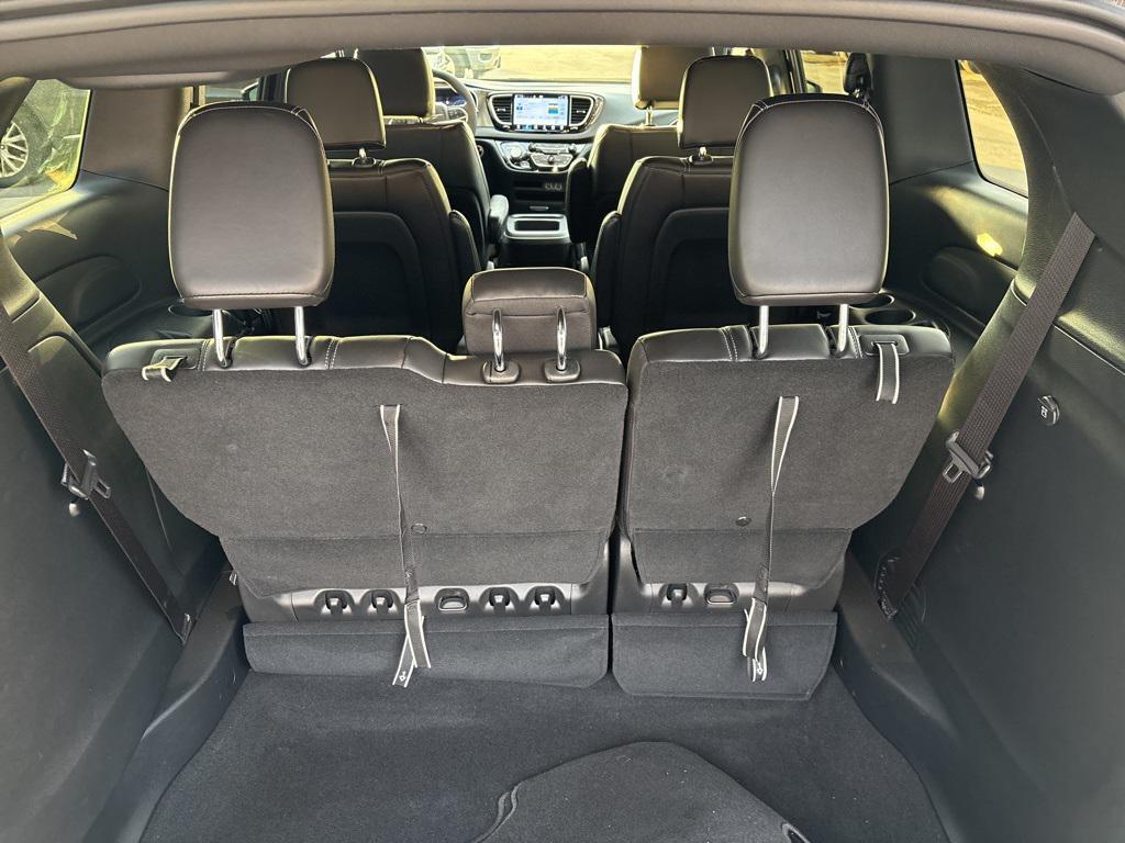 used 2025 Chrysler Pacifica car, priced at $36,800