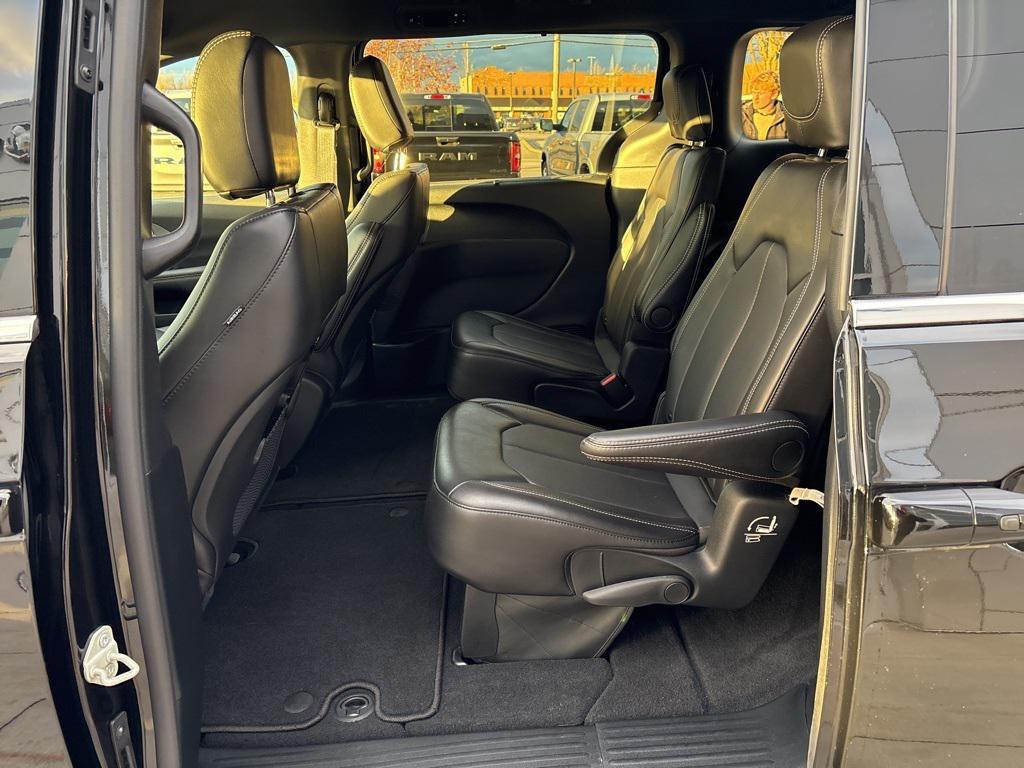 used 2025 Chrysler Pacifica car, priced at $36,800