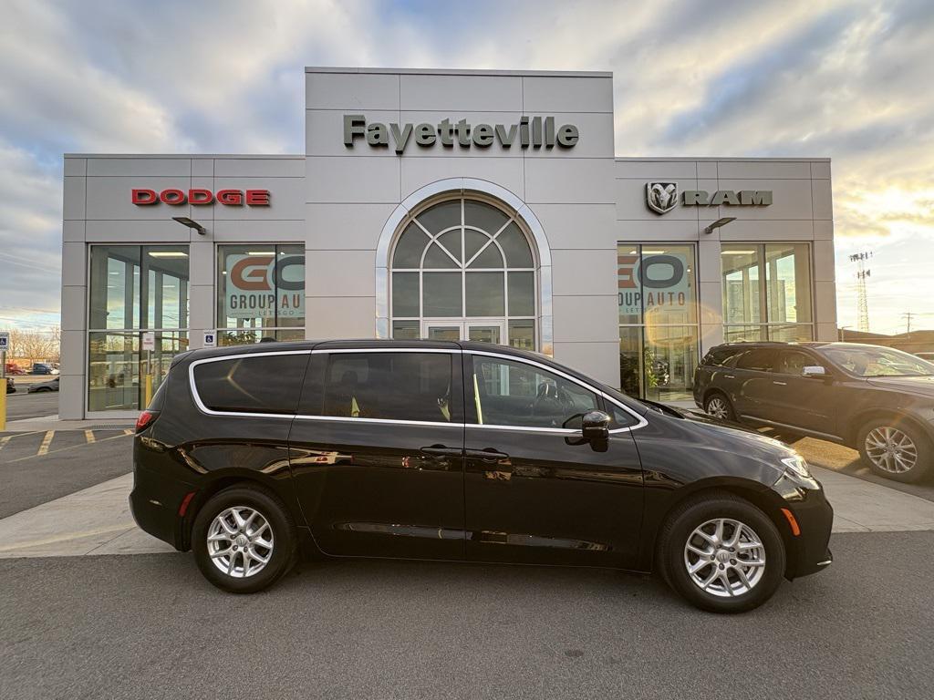 used 2025 Chrysler Pacifica car, priced at $36,800