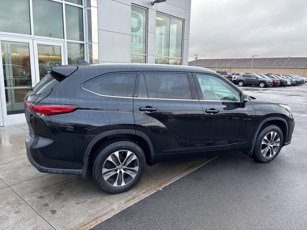 used 2020 Toyota Highlander car, priced at $29,500