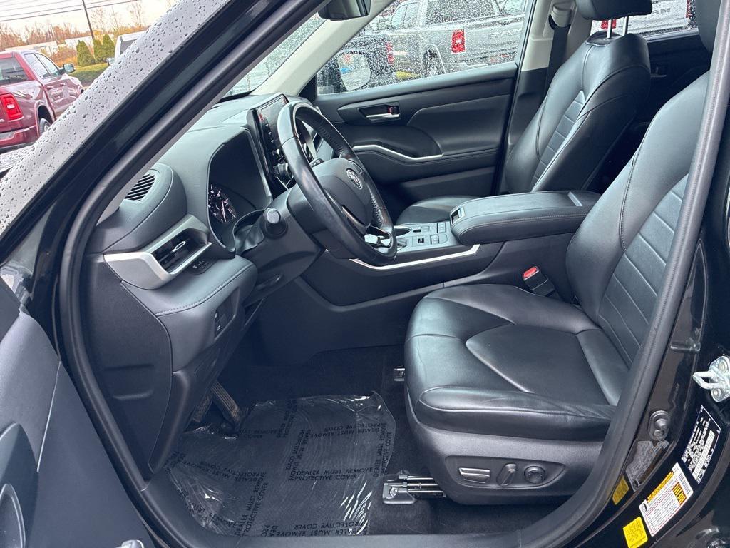 used 2020 Toyota Highlander car, priced at $29,500