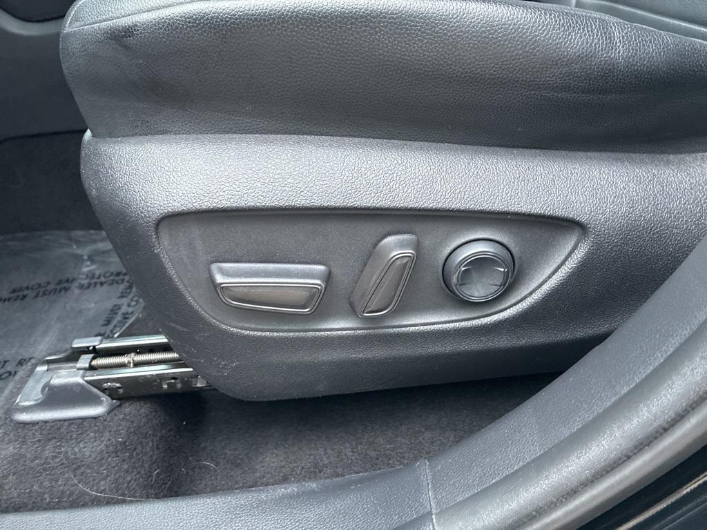 used 2020 Toyota Highlander car, priced at $29,500