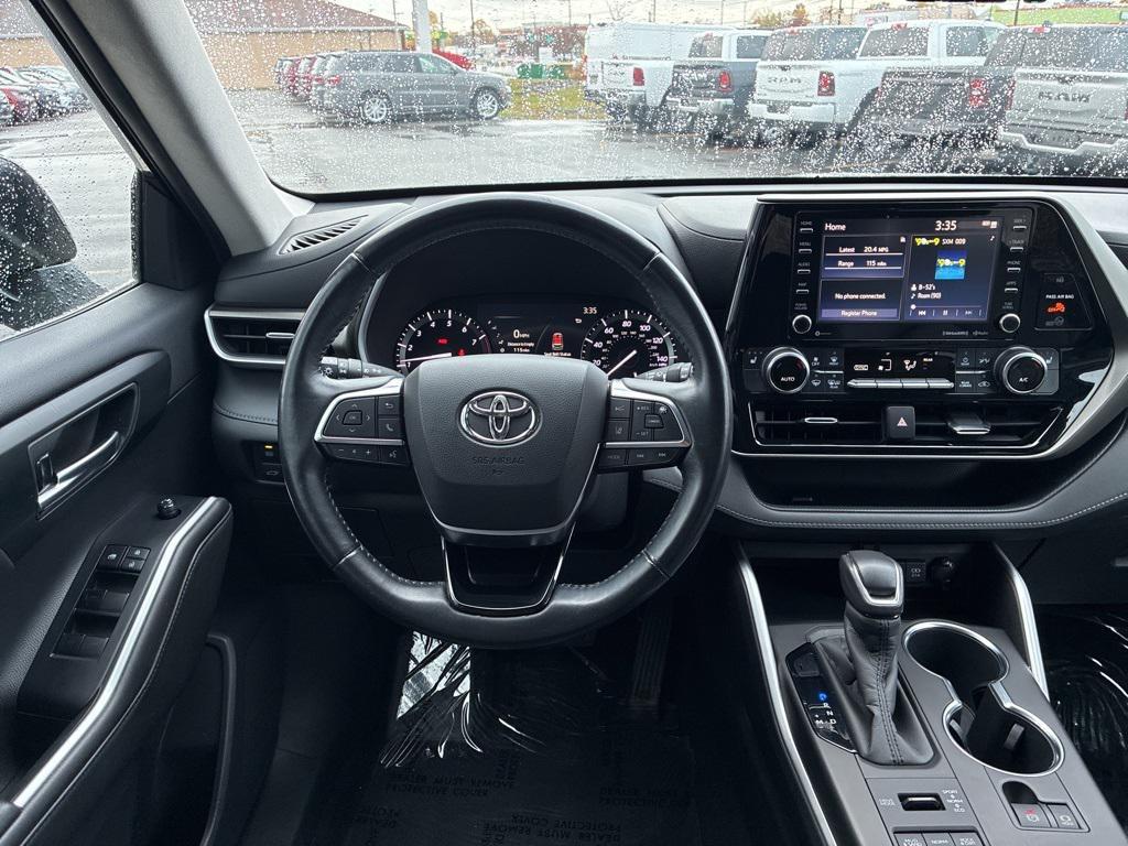 used 2020 Toyota Highlander car, priced at $29,500