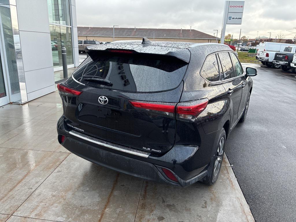 used 2020 Toyota Highlander car, priced at $29,500