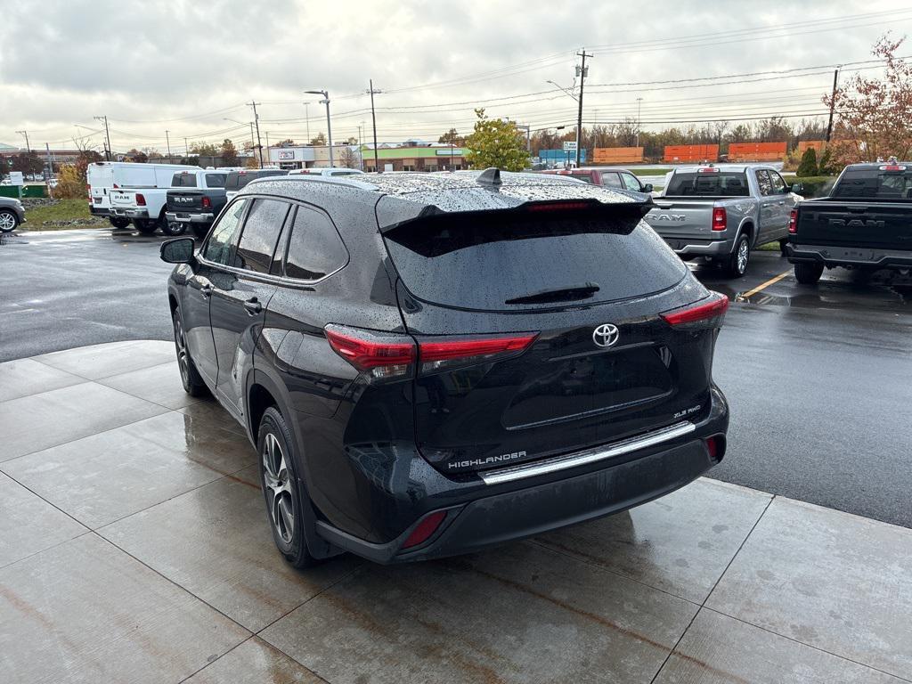 used 2020 Toyota Highlander car, priced at $29,500