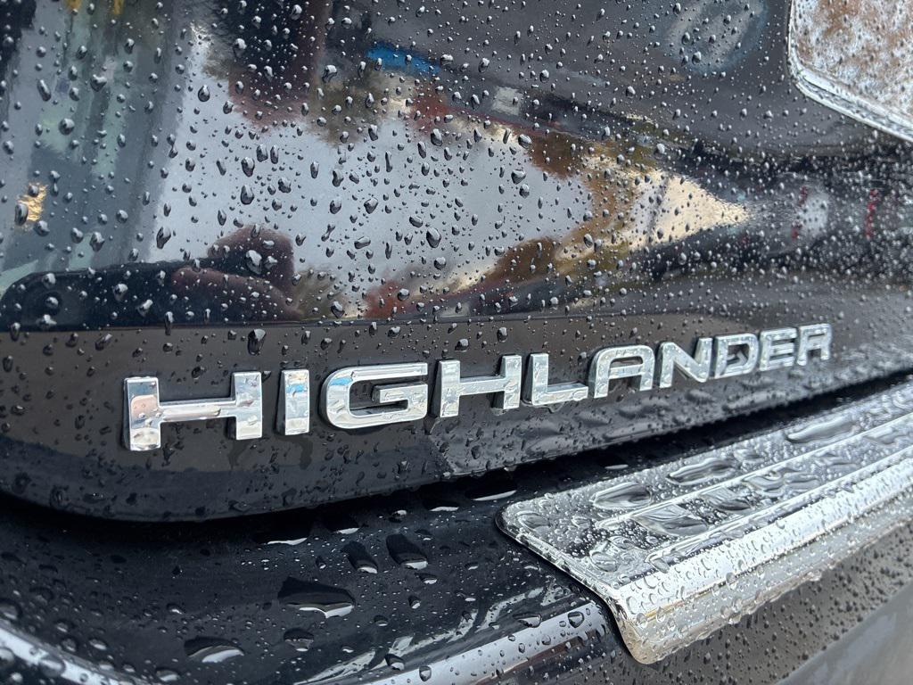 used 2020 Toyota Highlander car, priced at $29,500