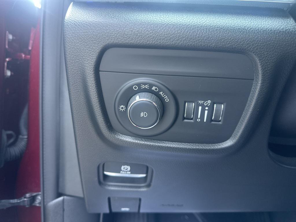 used 2023 Jeep Grand Cherokee car, priced at $38,200