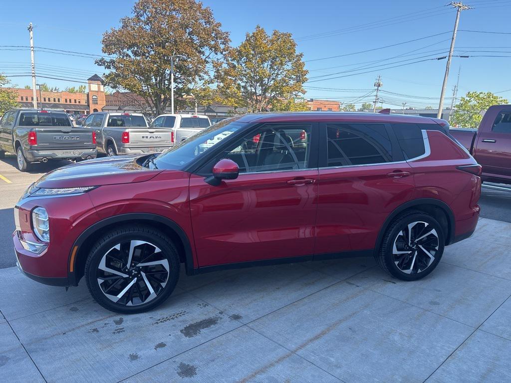 used 2024 Mitsubishi Outlander car, priced at $24,000