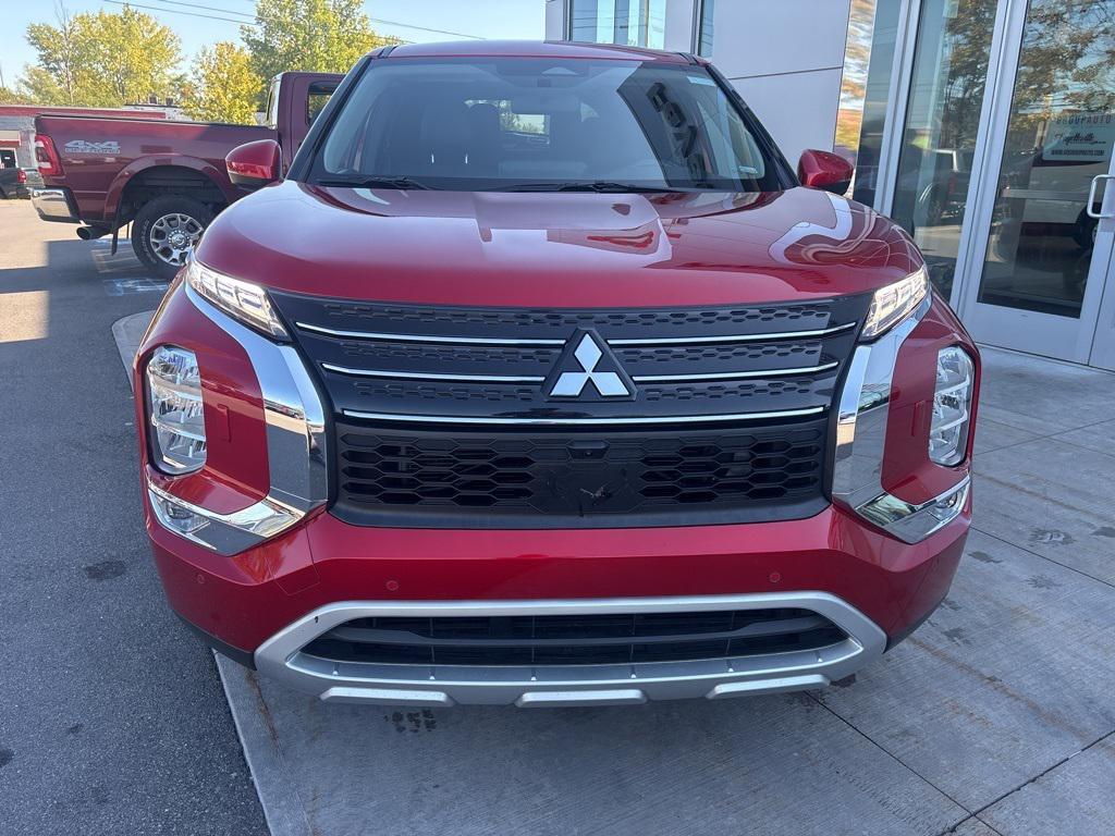 used 2024 Mitsubishi Outlander car, priced at $24,000