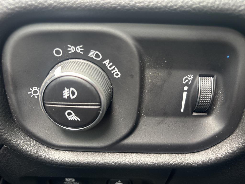 new 2025 Ram 1500 car, priced at $58,375