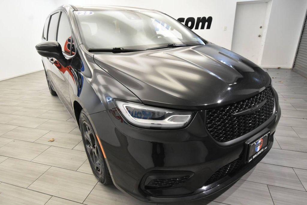 used 2023 Chrysler Pacifica Hybrid car, priced at $22,354