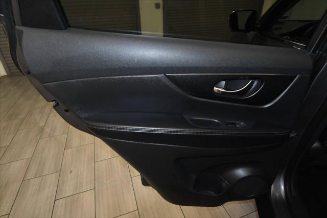 used 2016 Nissan Rogue car