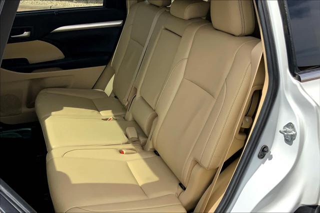used 2019 Toyota Highlander car, priced at $25,787
