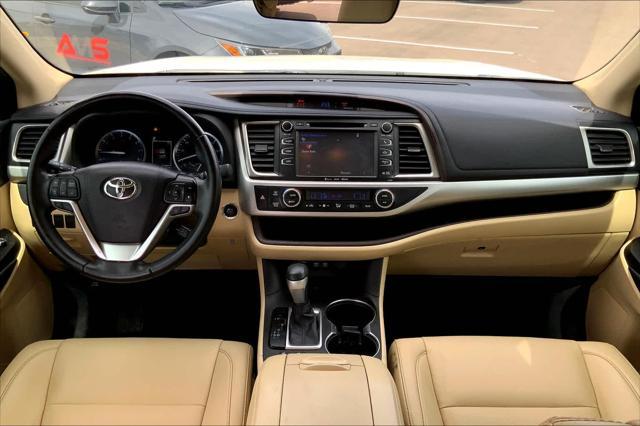 used 2019 Toyota Highlander car, priced at $25,787
