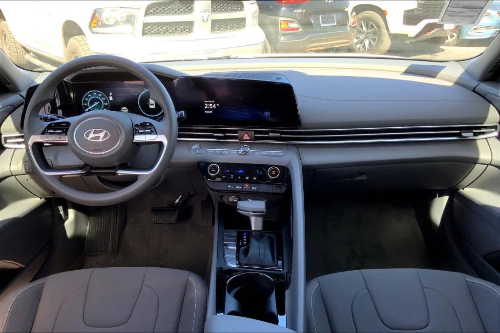 new 2024 Hyundai Elantra HEV car, priced at $27,426