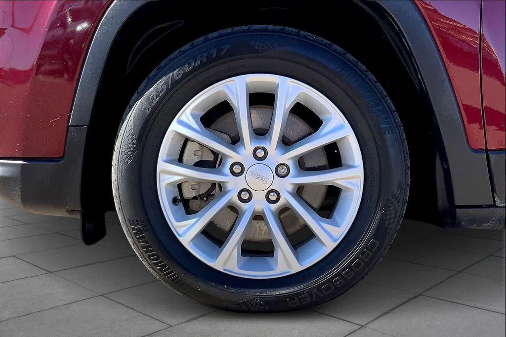 used 2021 Jeep Cherokee car, priced at $14,597