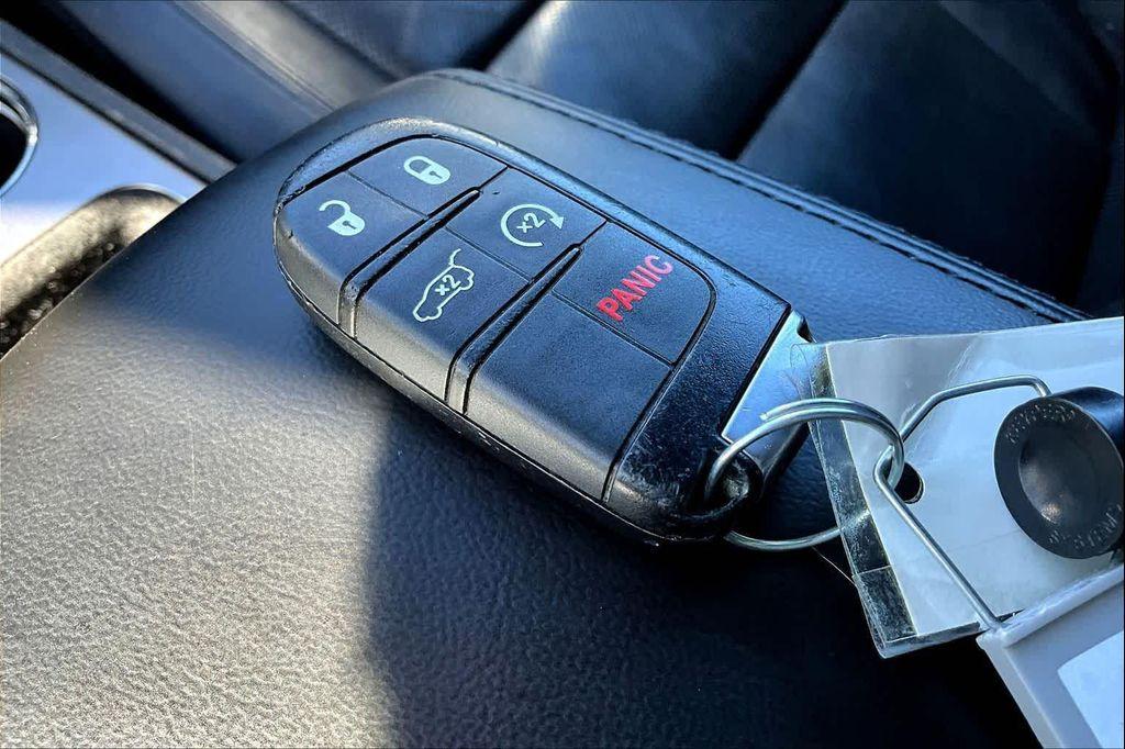 used 2020 Jeep Grand Cherokee car, priced at $17,997