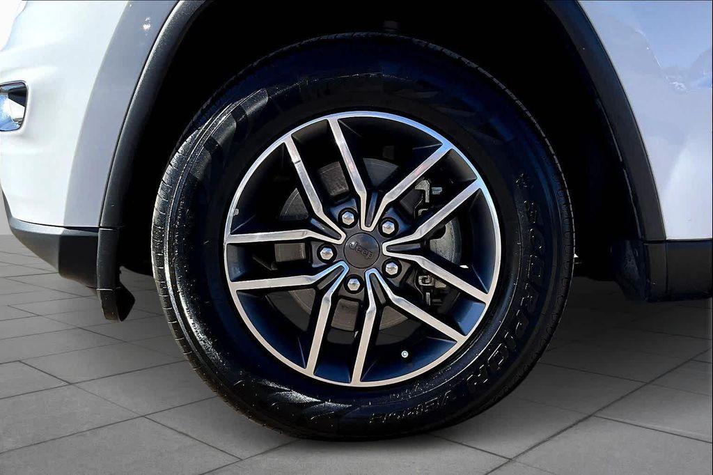 used 2020 Jeep Grand Cherokee car, priced at $17,997