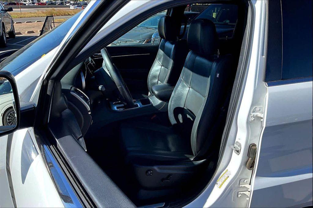 used 2020 Jeep Grand Cherokee car, priced at $17,997