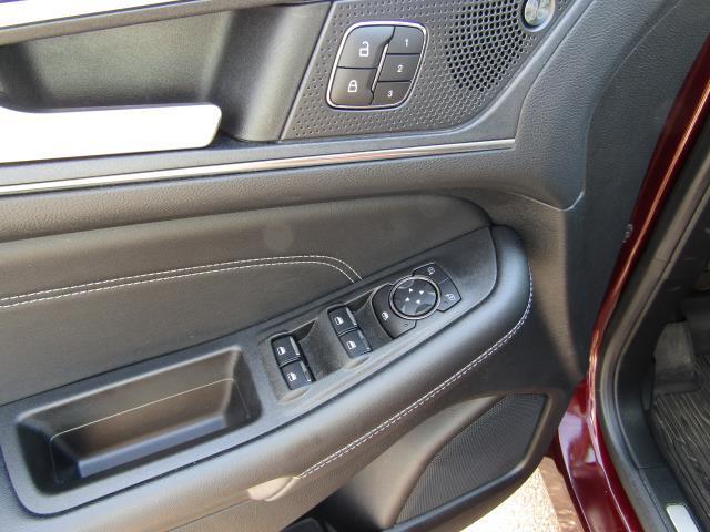 used 2022 Ford Edge car, priced at $31,999