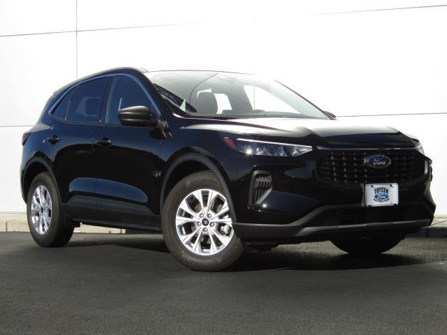 used 2023 Ford Escape car, priced at $23,999