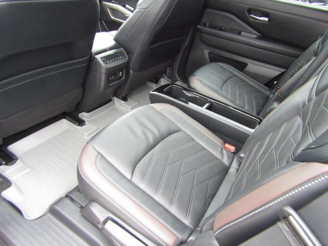 used 2023 Nissan Pathfinder car, priced at $34,886