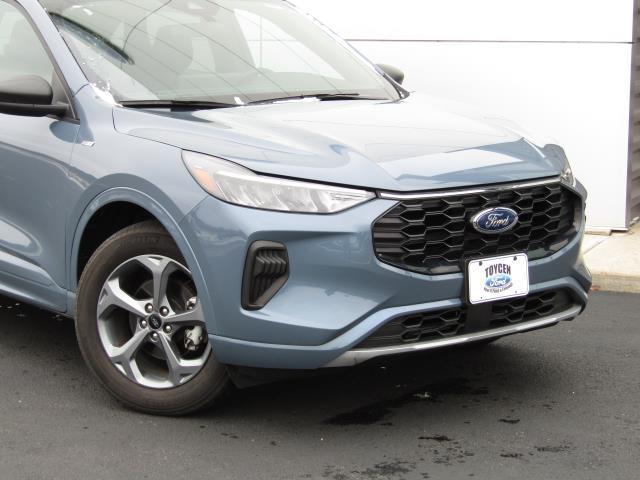 used 2023 Ford Escape car, priced at $25,999