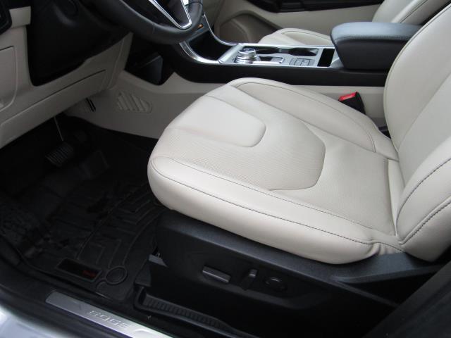 used 2022 Ford Edge car, priced at $30,999