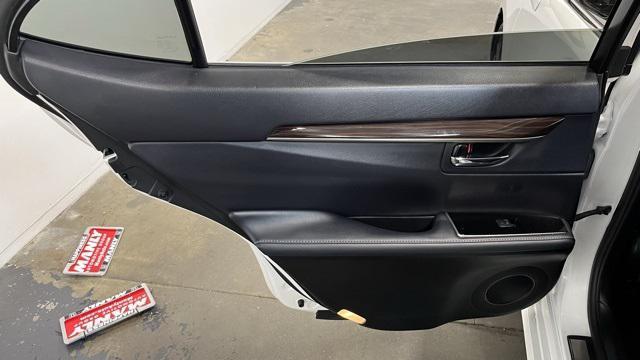 used 2016 Lexus ES 300h car, priced at $19,450