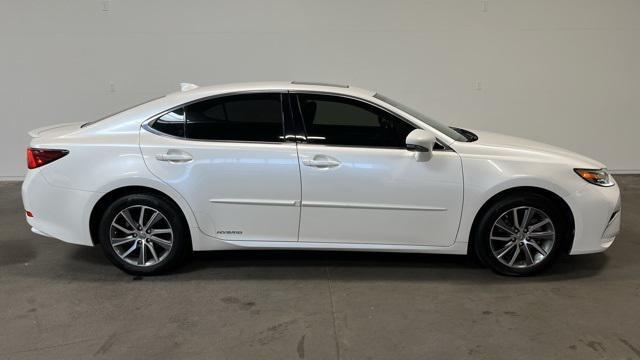 used 2016 Lexus ES 300h car, priced at $19,450