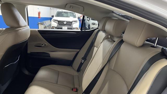 used 2020 Lexus ES 300h car, priced at $31,929