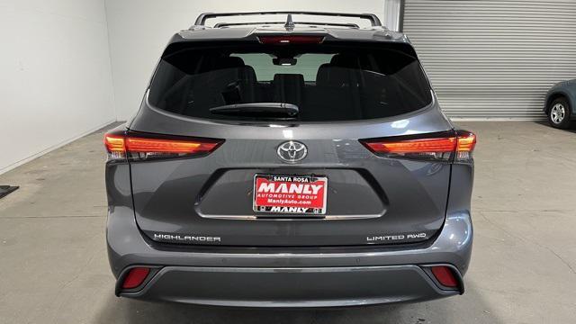 used 2022 Toyota Highlander car, priced at $39,672