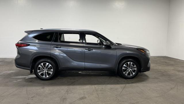 used 2021 Toyota Highlander car, priced at $28,986