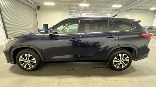 used 2022 Toyota Highlander car, priced at $31,861