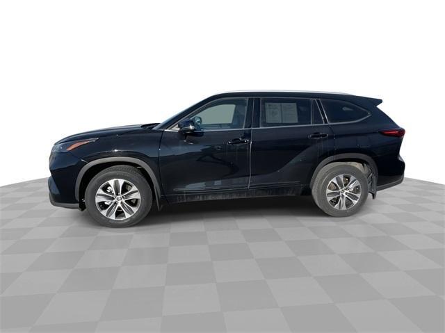 used 2022 Toyota Highlander car, priced at $37,595