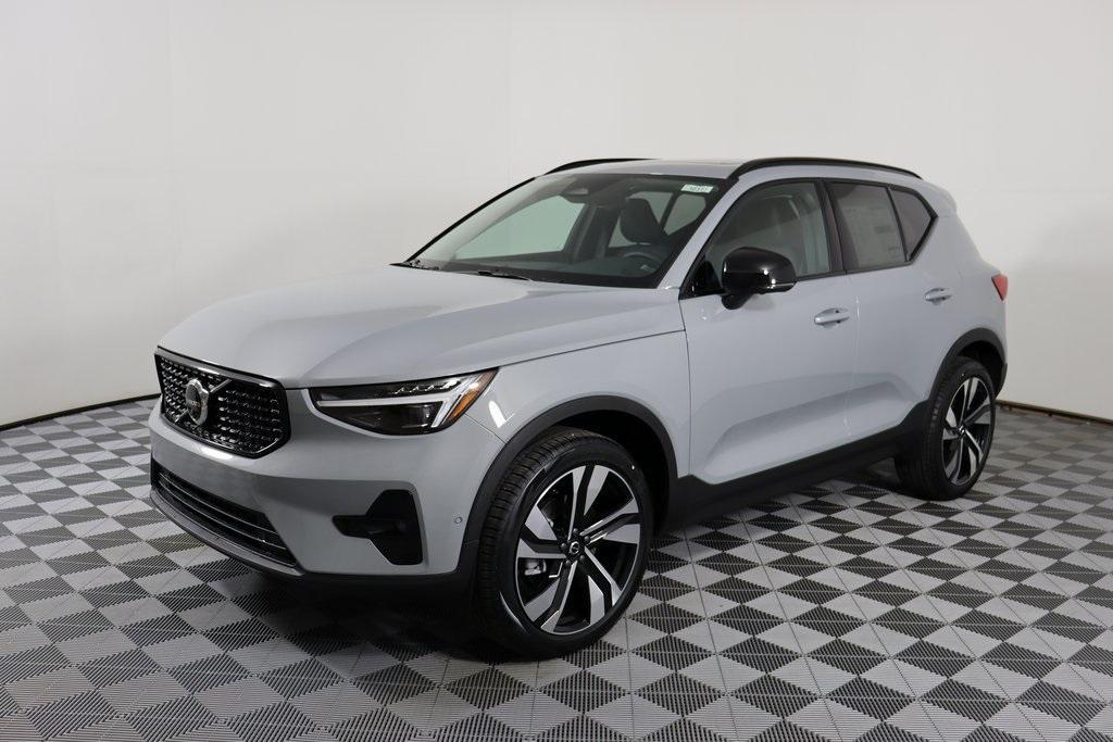 new 2024 Volvo XC40 car, priced at $50,410