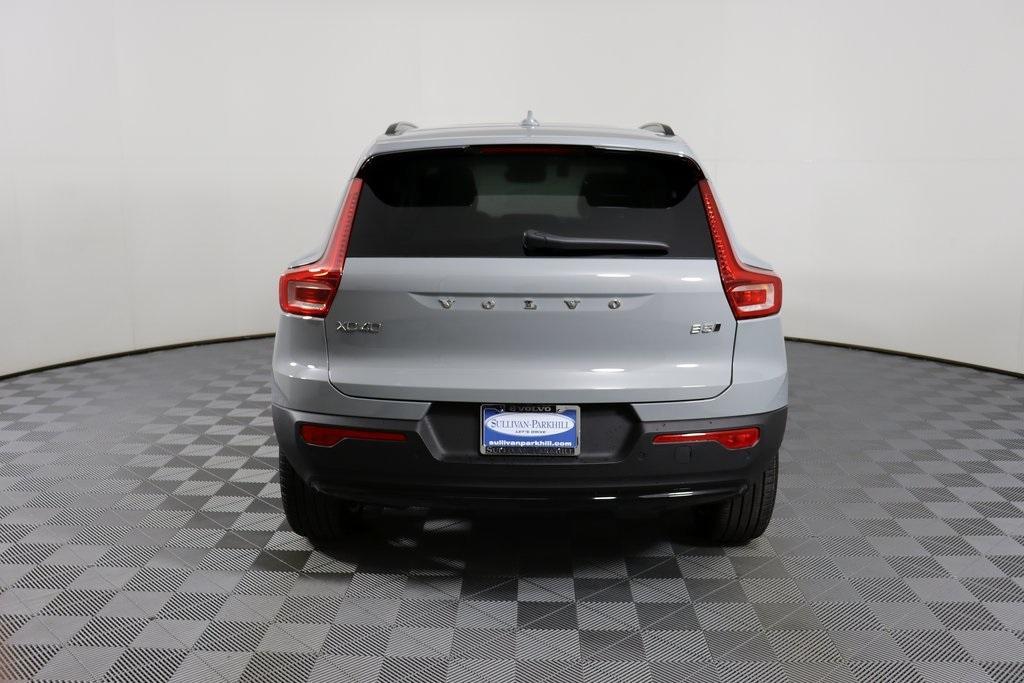 new 2024 Volvo XC40 car, priced at $50,410