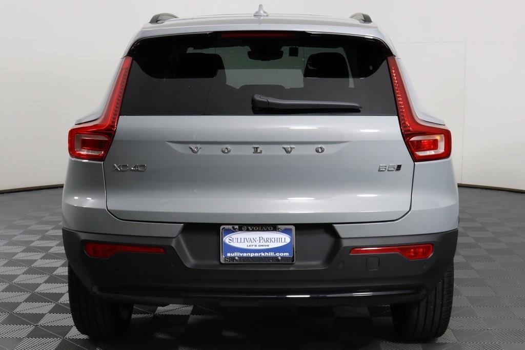 new 2024 Volvo XC40 car, priced at $50,955