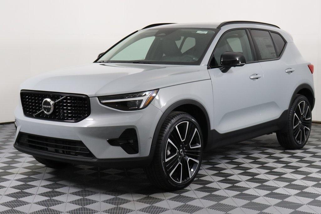 new 2024 Volvo XC40 car, priced at $50,955