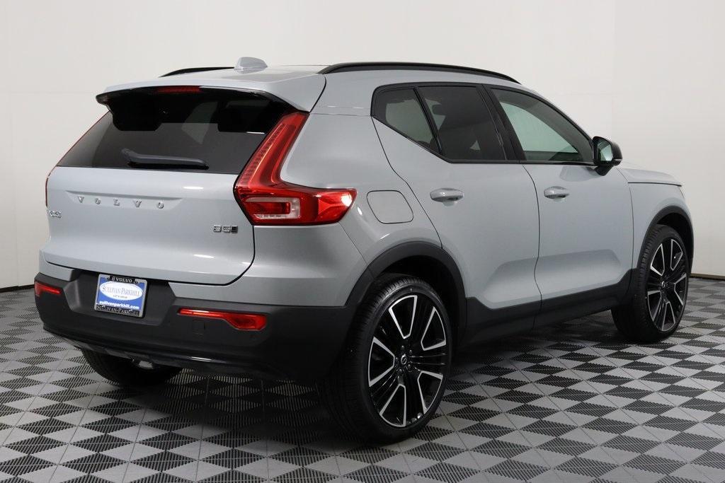 new 2024 Volvo XC40 car, priced at $50,955