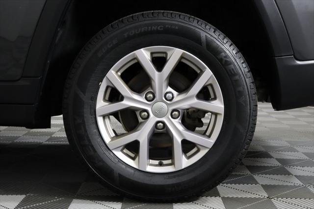 used 2022 Jeep Grand Cherokee car, priced at $32,395