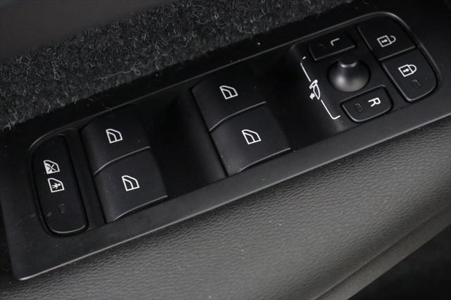 used 2020 Volvo XC40 car, priced at $24,962