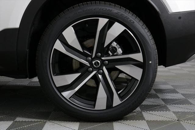 new 2025 Volvo XC40 car, priced at $51,785