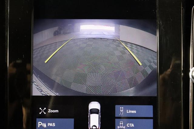 used 2020 Volvo XC40 car, priced at $25,995
