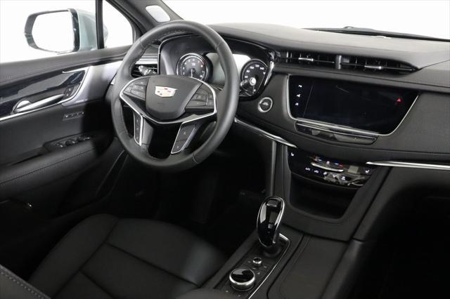 new 2025 Cadillac XT5 car, priced at $57,665