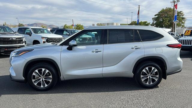 used 2022 Toyota Highlander car, priced at $40,984